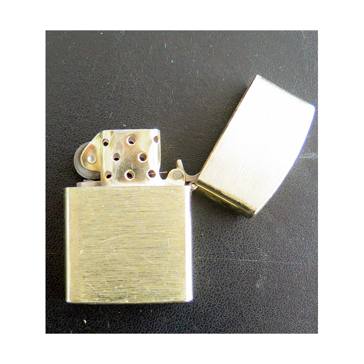 Briquet Zippo doré