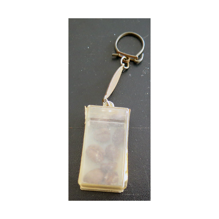 Porte clefs Vintage des années 1950-1960 : Cafés Cigogne avec de vrais grains de café