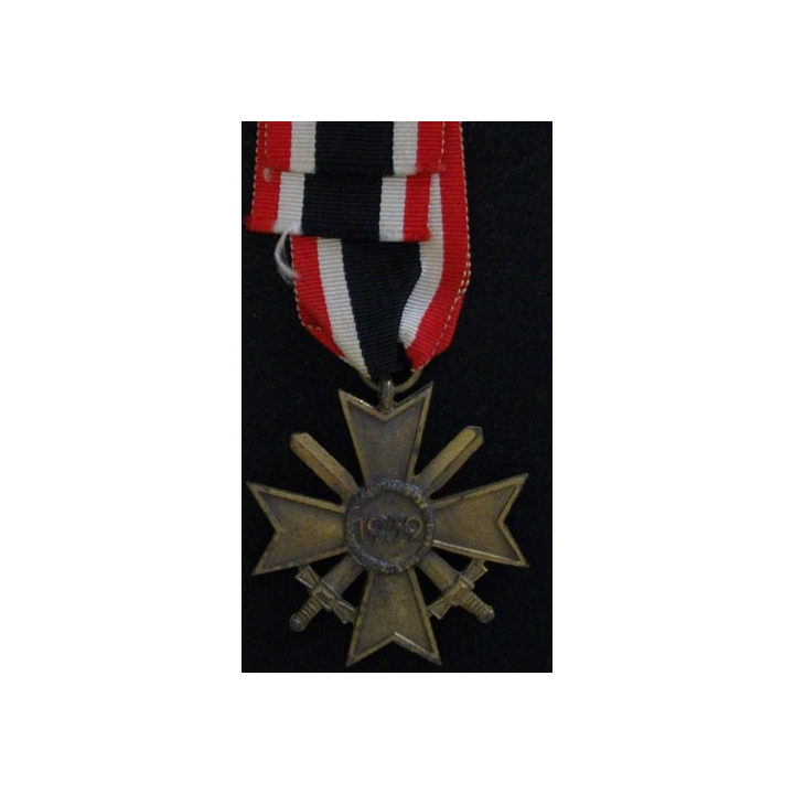 ALLEMAGNE : CROIX DU MÉRITE DE GUERRE POINÇON 32 SUR L'ANNEAU