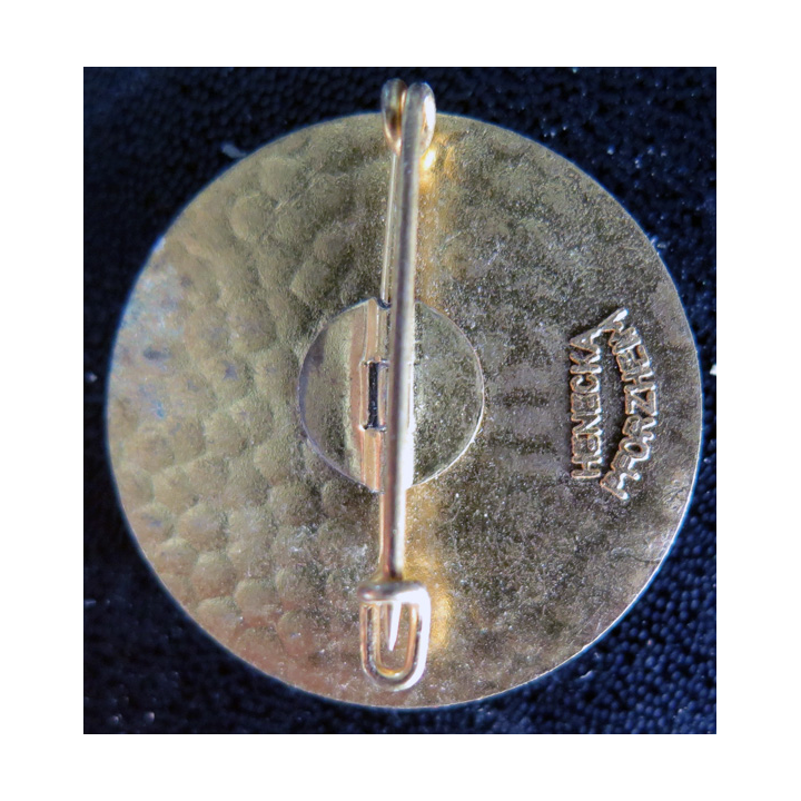 8° RH : insigne métallique du 3° escadron du 8° régiment de hussards de fabrication Henecka