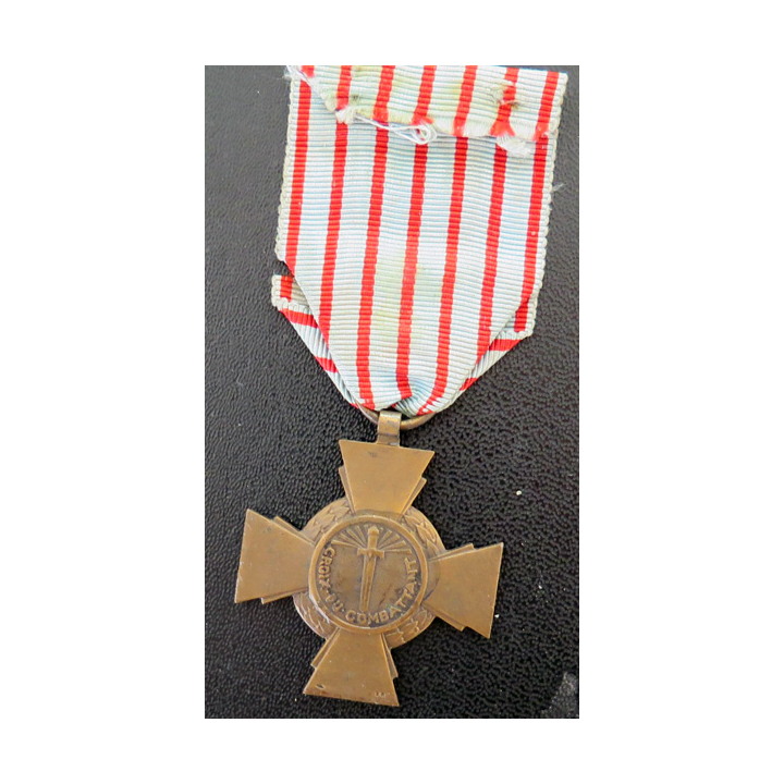 FRANCE : Croix du combattant en bronze ruban défraîchi