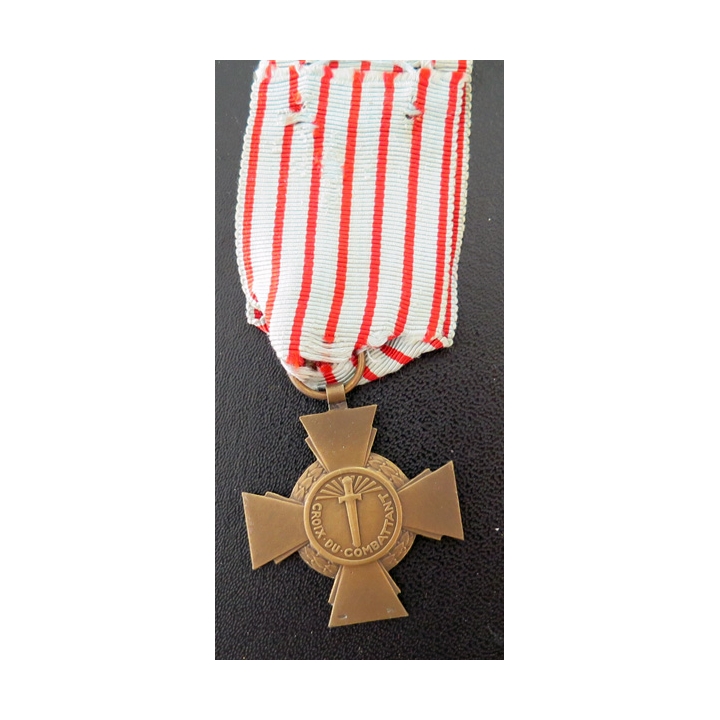 FRANCE : Croix du combattant en bronze ruban défraîchi