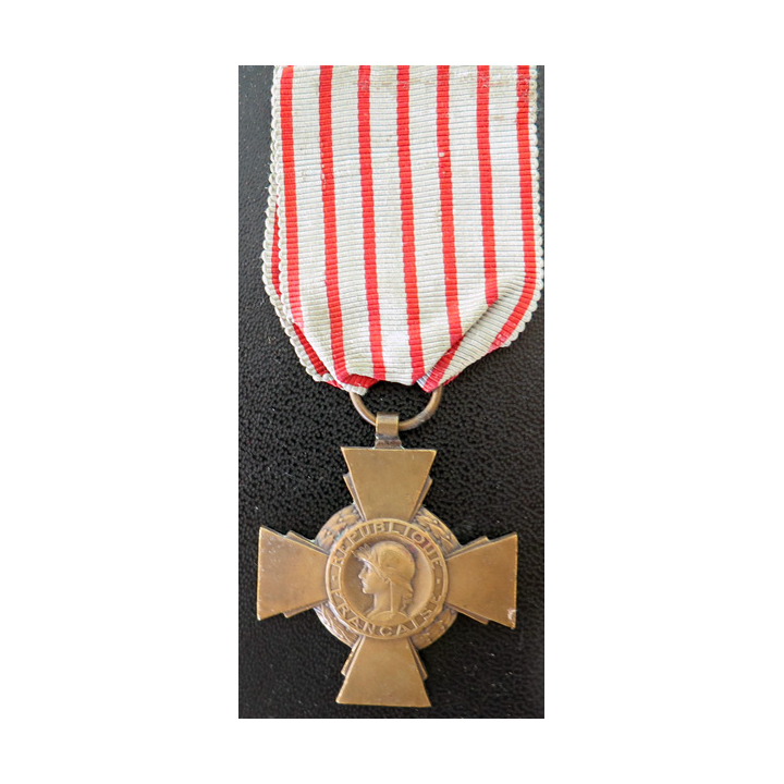 FRANCE : Croix du combattant en bronze
