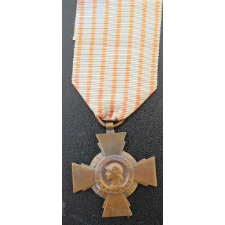 FRANCE : Croix du combattant en bronze