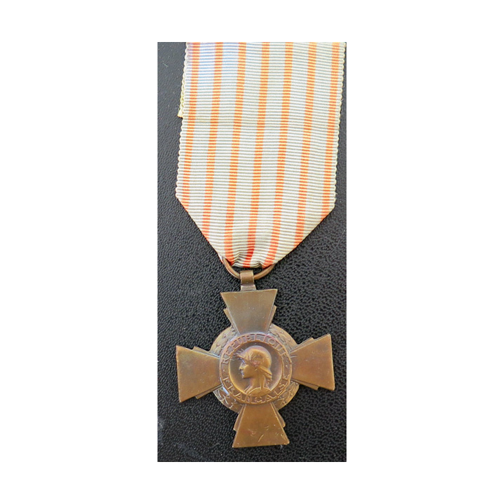 FRANCE : Croix du combattant en bronze
