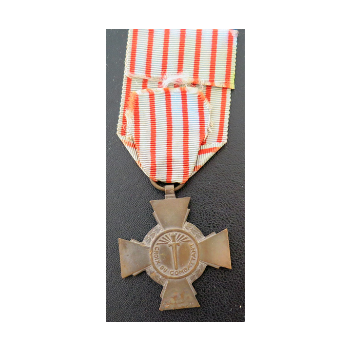 FRANCE : Croix du combattant en bronze