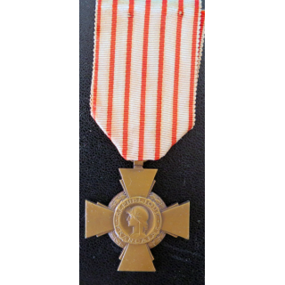 FRANCE : Croix du combattant en bronze ruban défraîchi