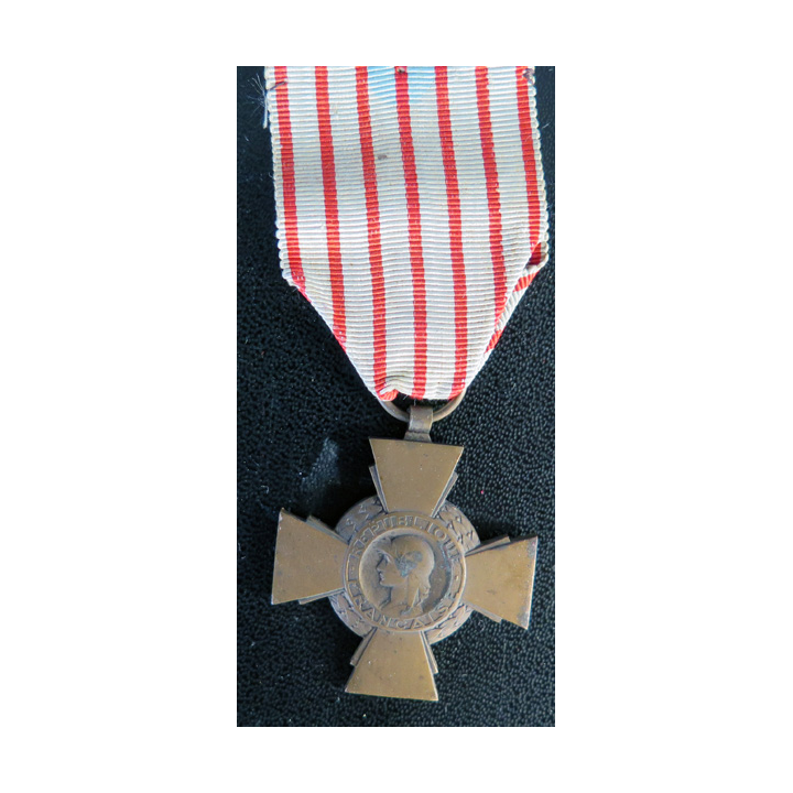 FRANCE : Croix du combattant en bronze