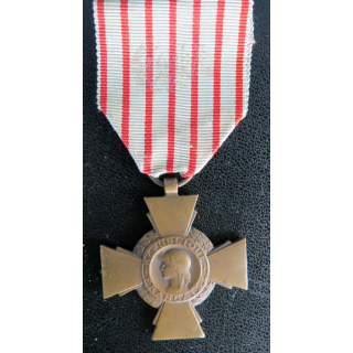 FRANCE : Croix du combattant en bronze ruban défraîchi