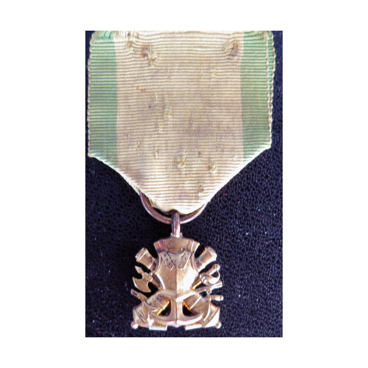 FRANCE : bélier et ruban de la médaille militaire 3° république