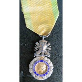 FRANCE : Médaille militaire 1870 3° république en argent émaux parfaits ruban sali