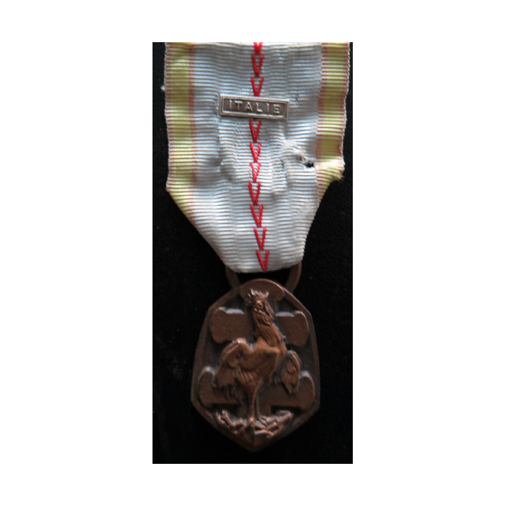 FRANCE : Médaille commémorative 1939-1945 2° guerre mondiale avec agrafe miniature " Italie "