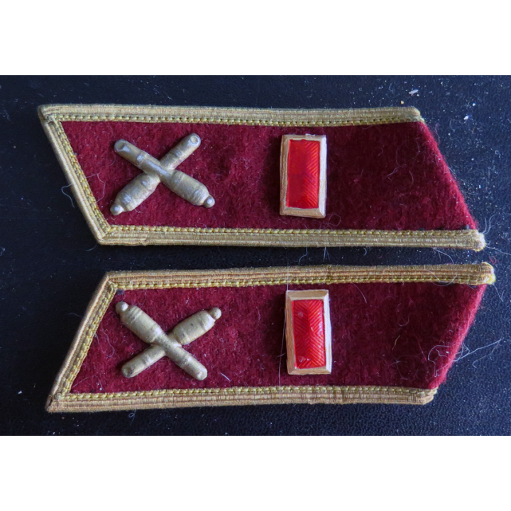 URSS : paire d'épaulette de capitaine de l'artillerie des troupes du NKVD (copies)