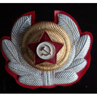 RUSSIE : Souvenir artisanal créé par les soldats à leur libération (à la quille)