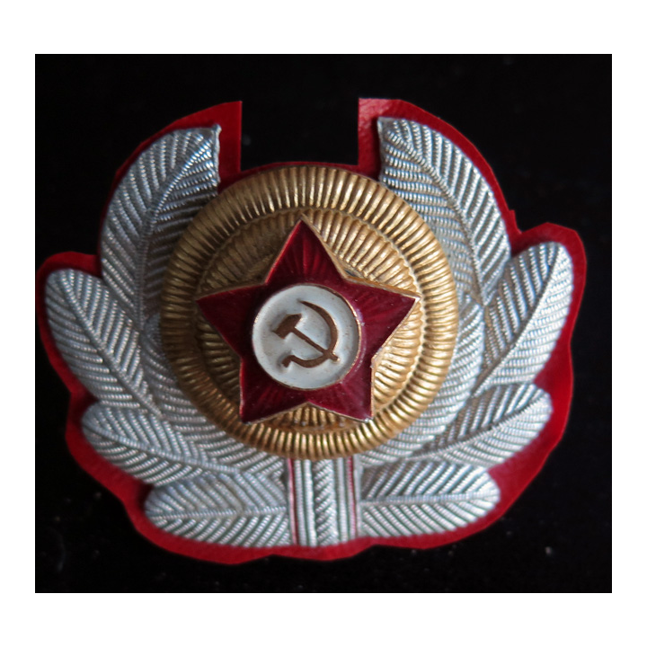 RUSSIE : Souvenir artisanal créé par les soldats à leur libération (à la quille)