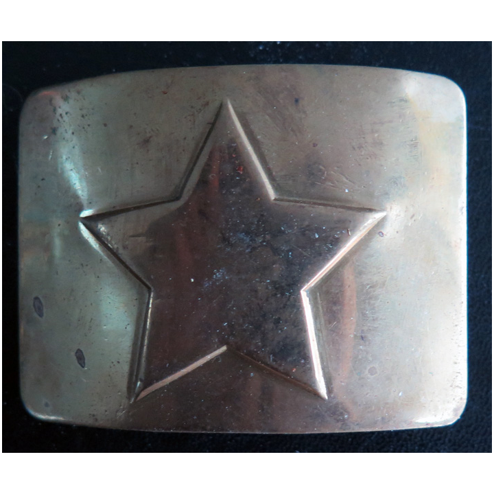 RUSSIE : Souvenir artisanal créé par les soldats à leur libération (à la quille)