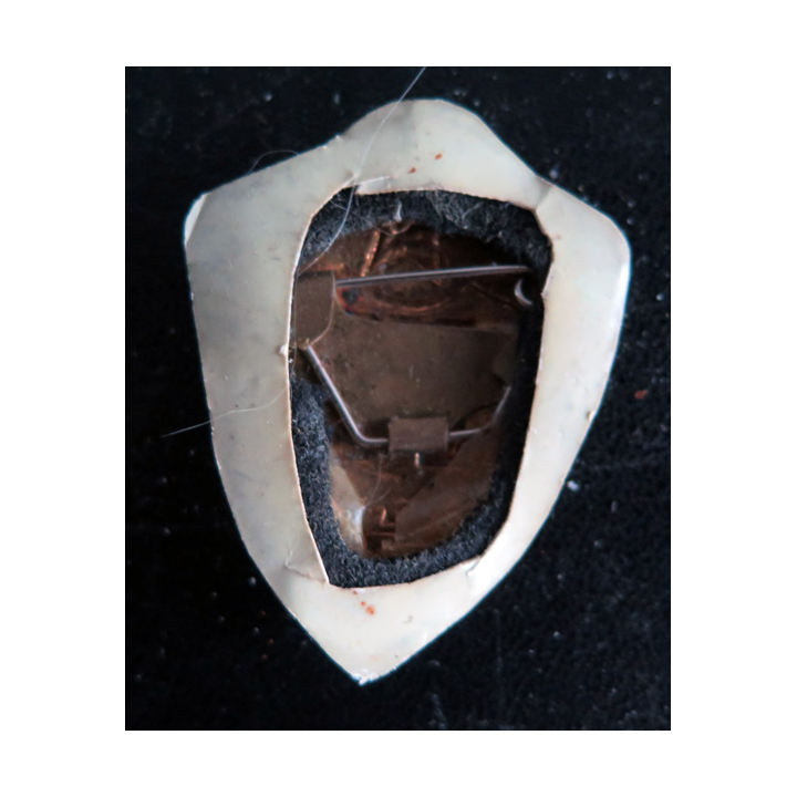 RUSSIE : Souvenir artisanal créé par les soldats à leur libération (à la quille)