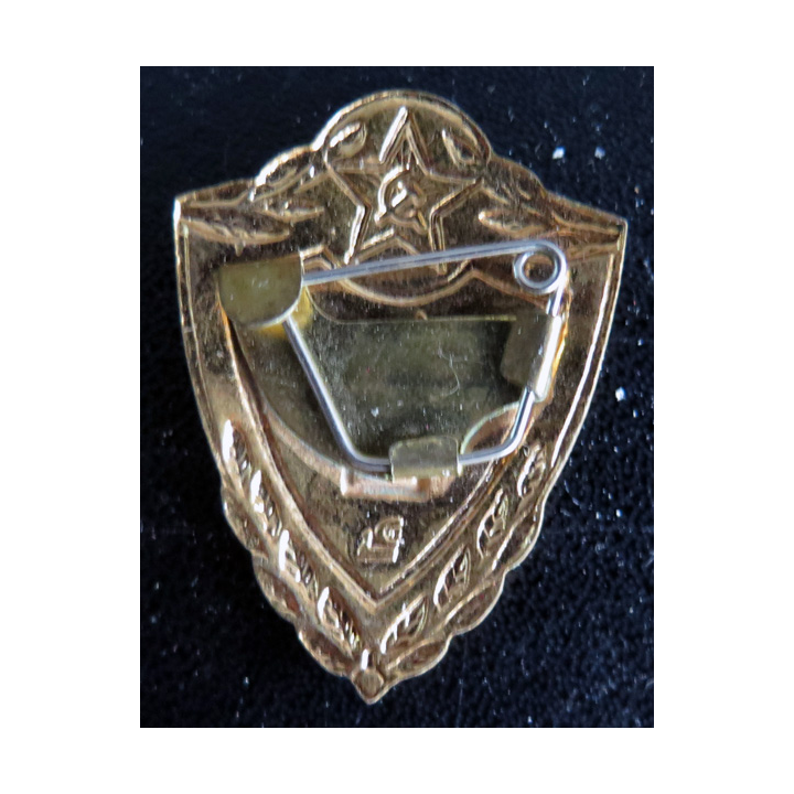 RUSSIE : Souvenir artisanal créé par les soldats à leur libération (à la quille)