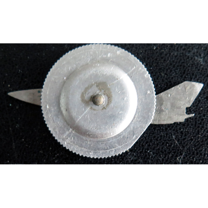 RUSSIE : Souvenir artisanal créé par les soldats à leur libération (à la quille)