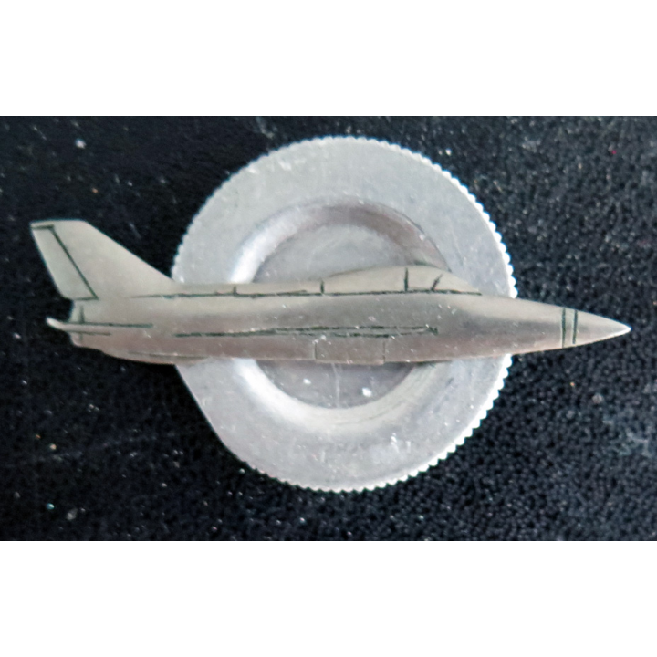 RUSSIE : Souvenir artisanal créé par les soldats à leur libération (à la quille)