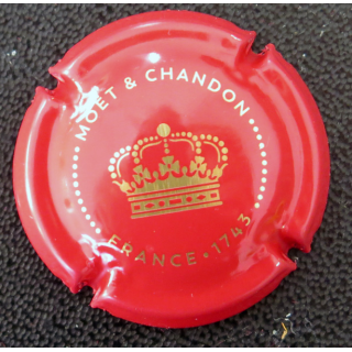 Capsule Muselet de bouteille de champagne MOET ET CHANDON n° 246a rouge et or couronne, rouge intérieur
