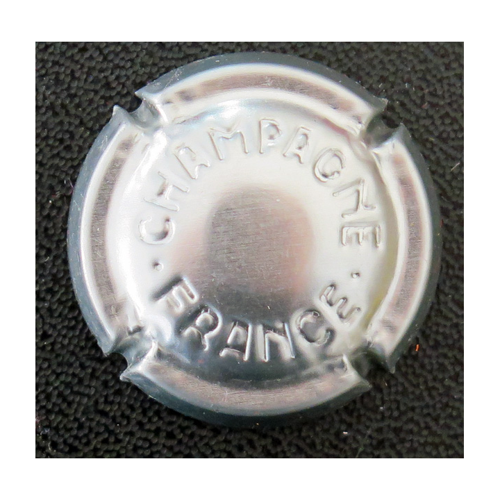 Capsule Muselet de bouteille de champagne GENERIQUE n° 381a métal petites lettres estampées en creux, M et N large