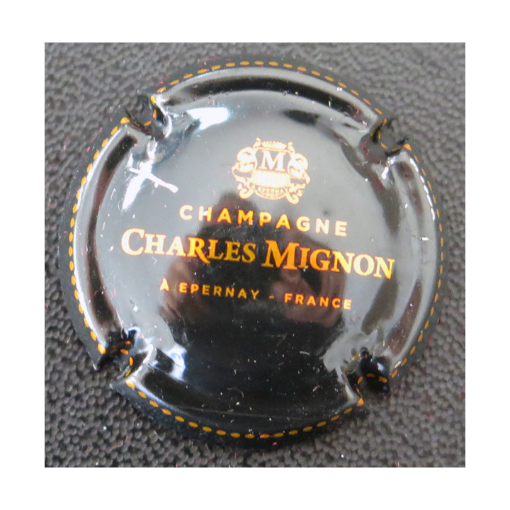 Capsule Muselet de bouteille de champagne MIGNON Charles n° 20c Noir et Or-cuivré