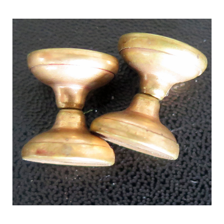 Boutons de manchette anciens avec chainette rétractable en métal doré