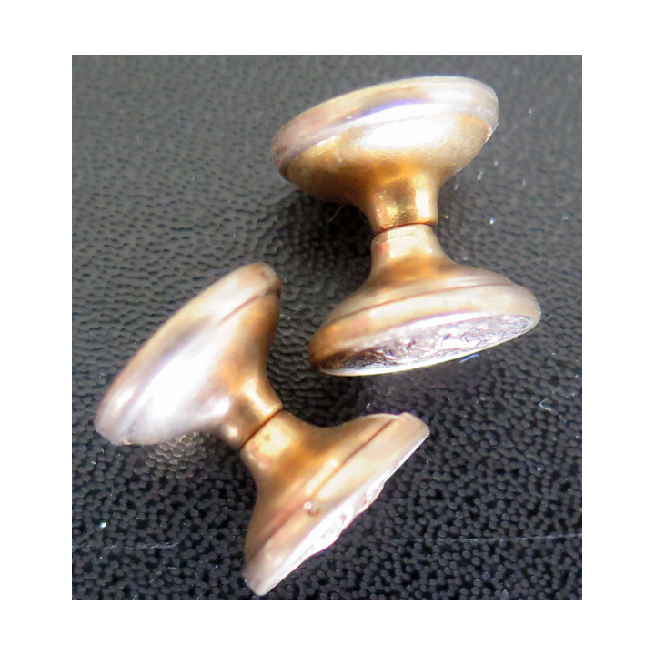 Boutons de manchette anciens avec chainette rétractable en métal doré