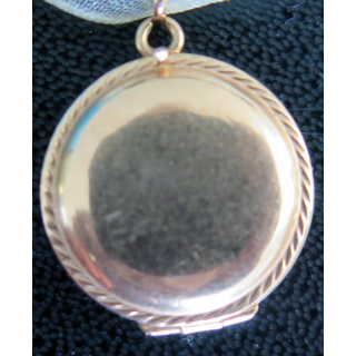 Médaillon porte photo en or 14 carats diamètre 1,8 cm