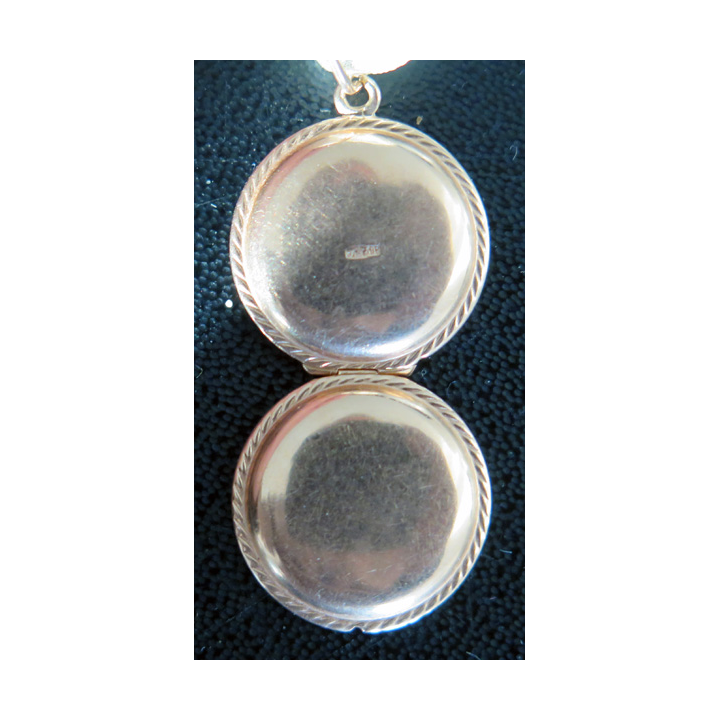 Médaillon porte photo en or 14 carats diamètre 1,8 cm