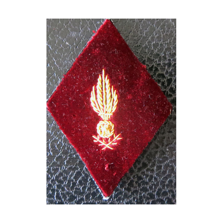 LOSANGE DE BRAS MODÈLE 45 : Officier d'administration du Service de Santé en canetille or