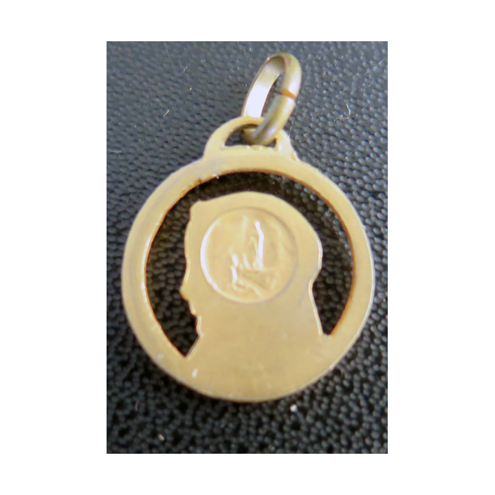 Médaille de Notre dame de Lourdes en métal doré diamètre 1,8 cm
