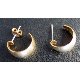 Boucle d'oreille en métal doré (Plaqué or ?) croissant