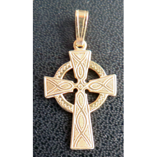 Croix celtique en métal doré (Doré à l'or ?) gravure A D au dos du support hauteur 3  cm