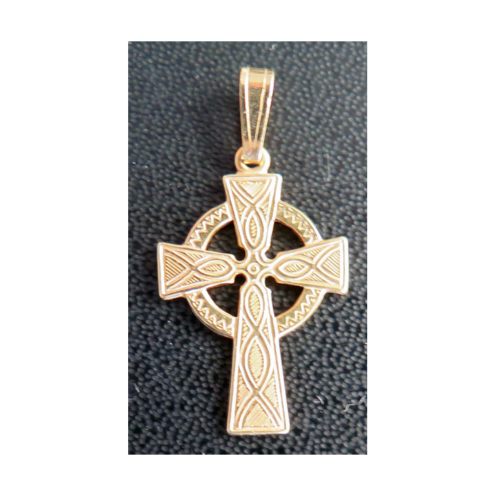 Croix celtique en métal doré (Doré à l'or ?) gravure A D au dos du support hauteur 3  cm