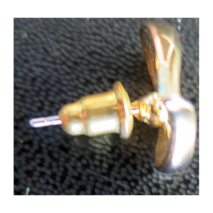 boucle d'oreille en forme de coeur en métal doré (Plaqué or ?)