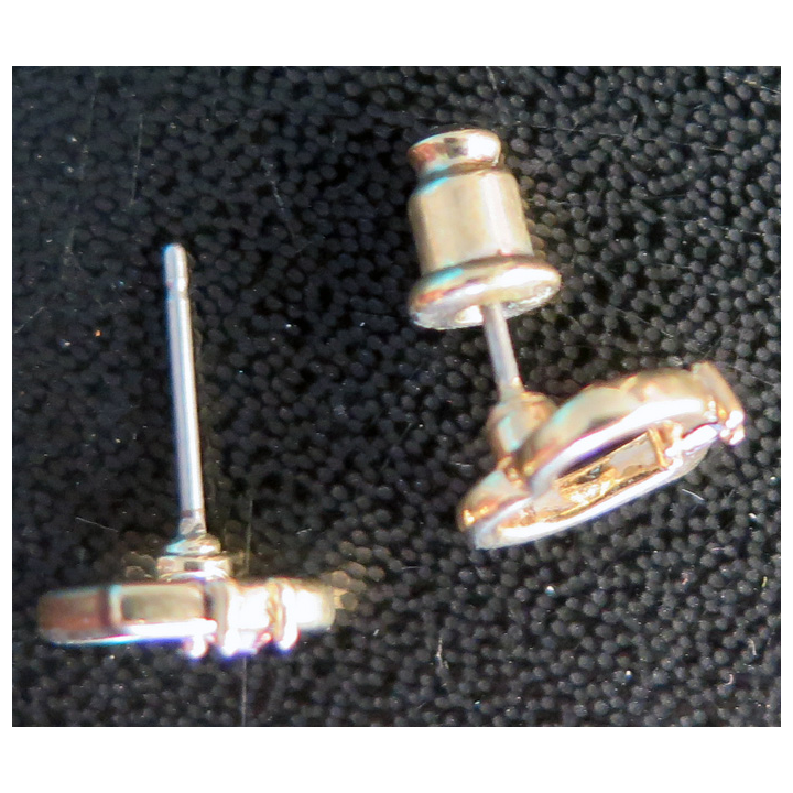 Paire de boucles d'oreilles avec petit brillant en métal doré (Plaqué or ?) hauteur 0,9 cm