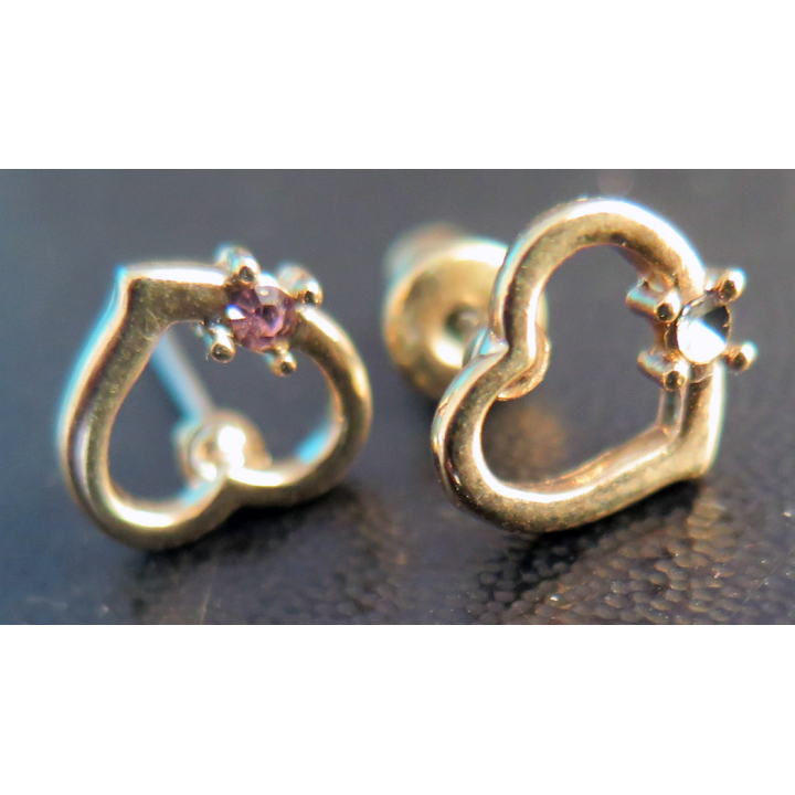 Paire de boucles d'oreilles avec petit brillant en métal doré (Plaqué or ?) hauteur 0,9 cm