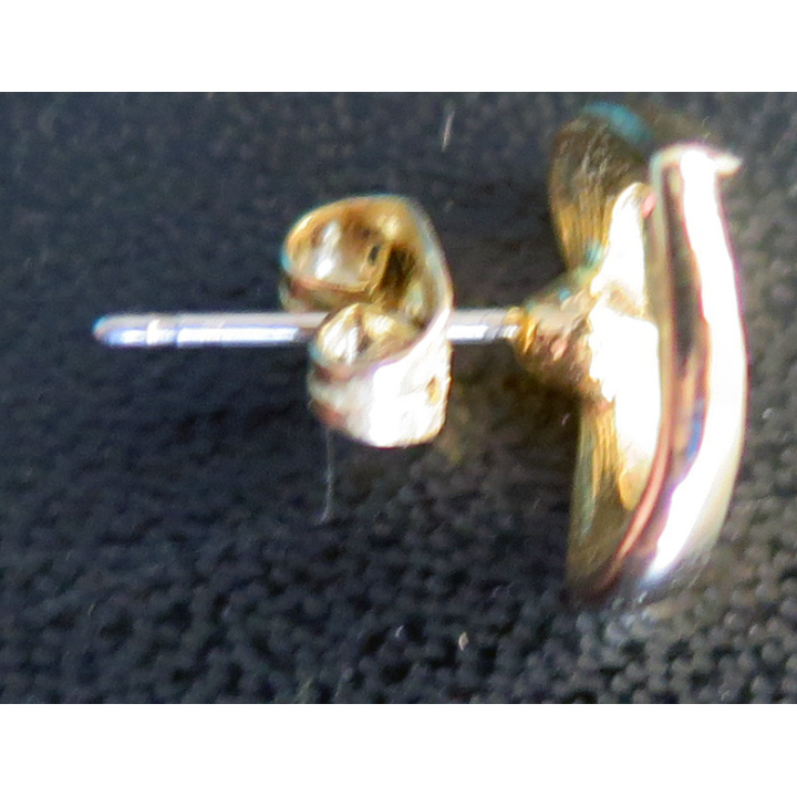 Boucles d'oreilles en métal doré (Plaqué or ?) hauteur 1 cm