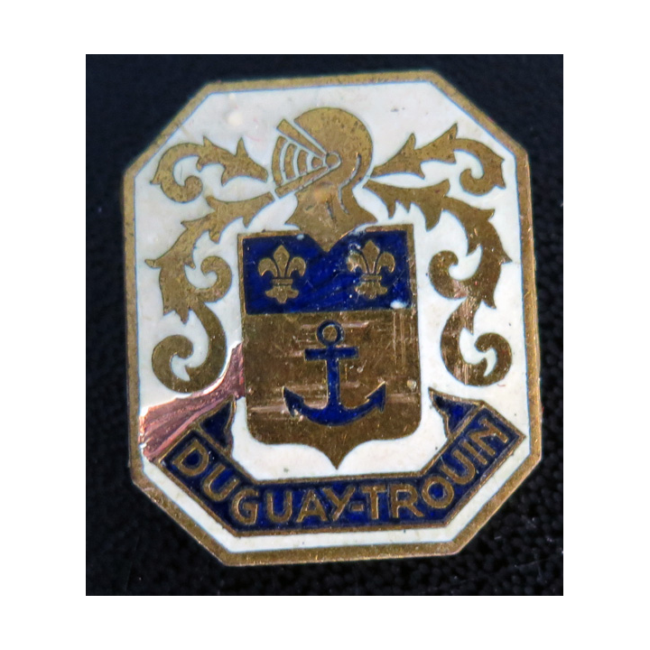 DUGUAY-TROUIN : insigne du croiseur Duguay Trouin fabrication Augis en émail