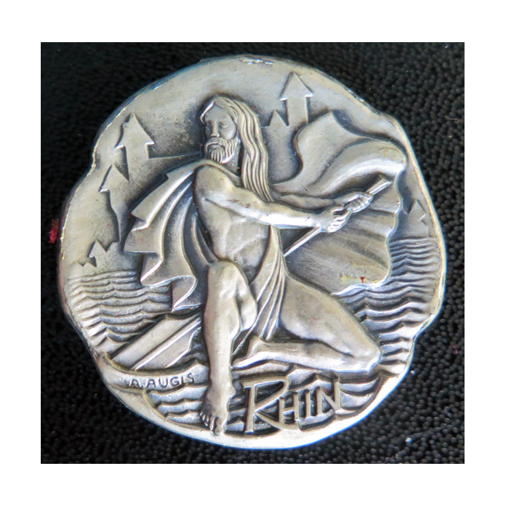 RHIN : Rondache argentée du bâtiment Rhin FIA