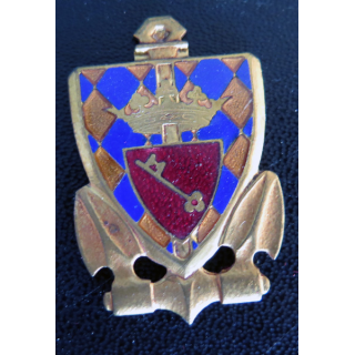 ILE D'OLERON : insigne du bâtiment transport Ile d'oléron Courtois en émail sans attache