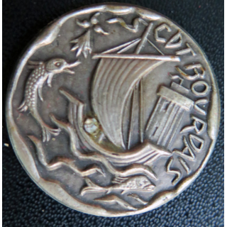 CDT BOURDAIS : rondache argentée de l'aviso escorteur Cdt Bourdais AB Paris sans attache