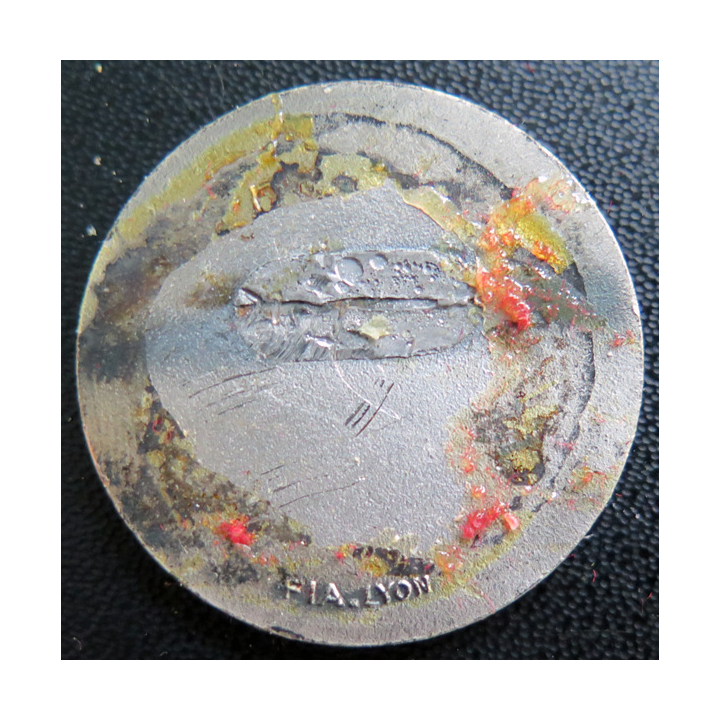 B.S.L LOIRE : rondache argentée du B.S.L LoireFIA sans attache