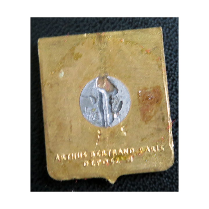 JEAN DE VIENNE : Insigne 1939 du Croiseur Jean de Vienne ABPD Arthus Bertrand Paris Déposé en émail