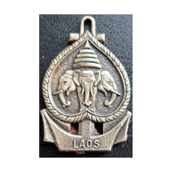 LAOS : Insigne des messageries maritimes Laos sans attache