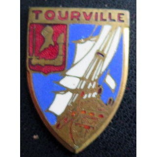 TOURVILLE : Insigne du Croiseur Tourville Augis en émail sans attache