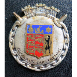 OUISTREHAM : insigne du dragueur océanique Ouistreham en émail sans attache