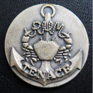 TENACE : rondache argentée du remorqueur Tenace FIA sans attache